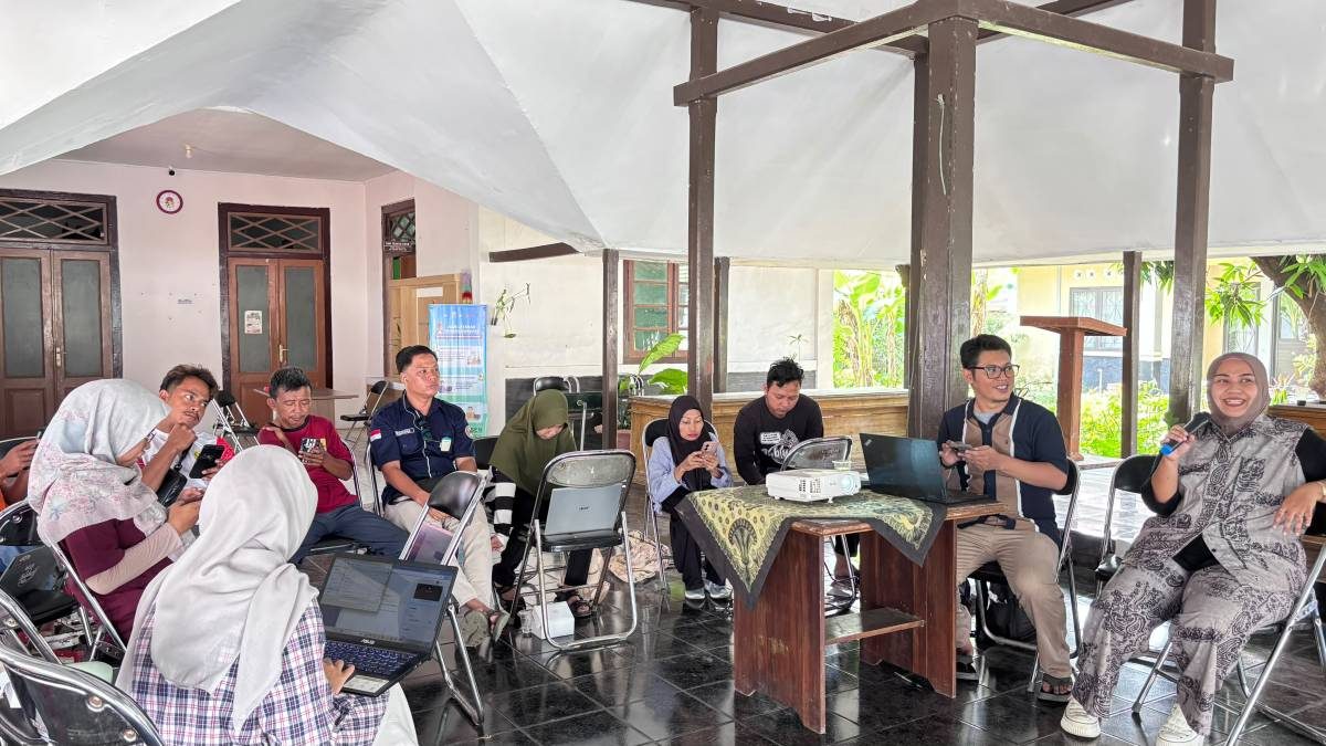 Mata Kreasi Nusantara Berikan Pelatihan Pengelolaan Website FKDC